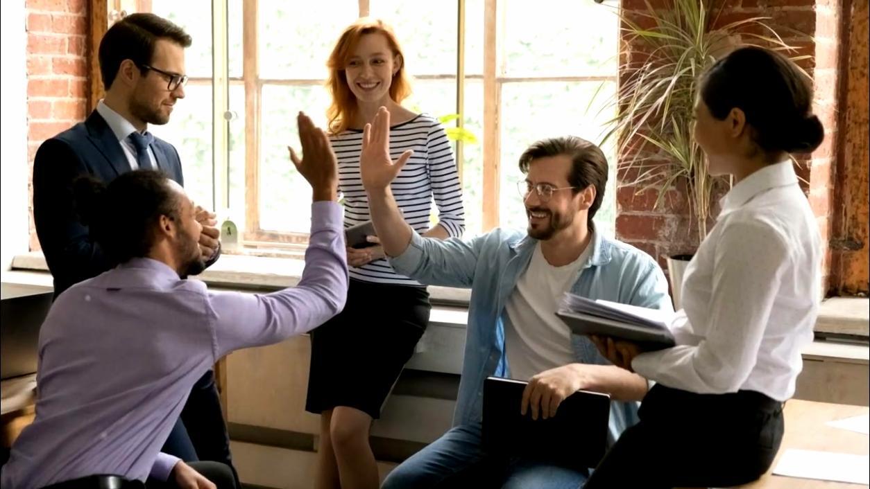 Participantes de distintas regiones en programas educativos financieros